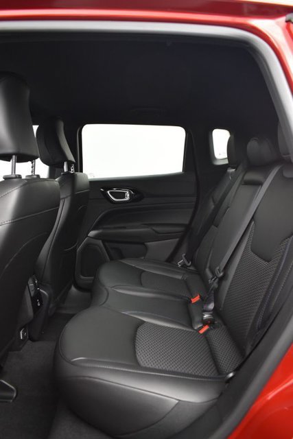 New 2026 Jeep Compass Latitude AWD/4WD image 8