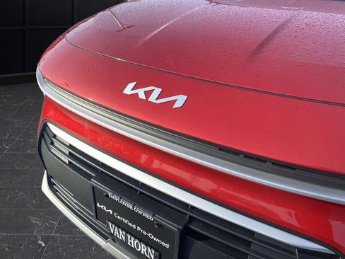 Certified 2023 Kia Niro EX image 38