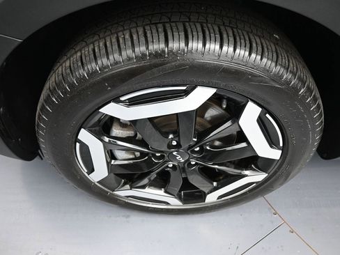 Used 2024 Kia Telluride S image 14