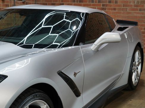 Used 2018 Chevrolet Corvette Stingray Coupe RWD image 22