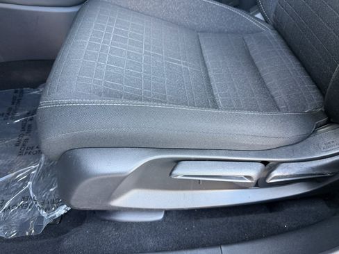 Used 2025 Honda HR-V LX image 31