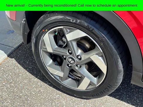Used 2023 Hyundai Venue SEL image 27