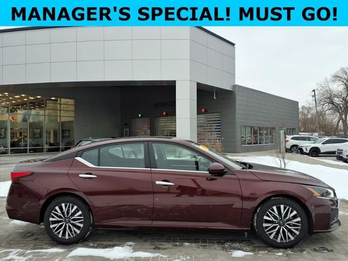 Used 2023 Nissan Altima 2.5 SV image 8