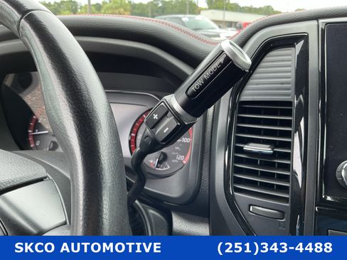 Used 2020 Nissan Titan PRO-4X w/ Pro-4x Convenience Package AWD/4WD image 17