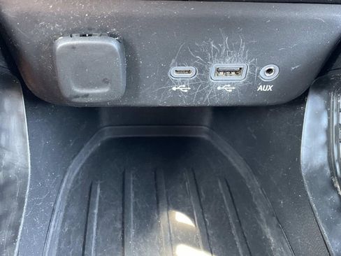 Used 2023 Chevrolet TrailBlazer LT AWD/4WD image 21