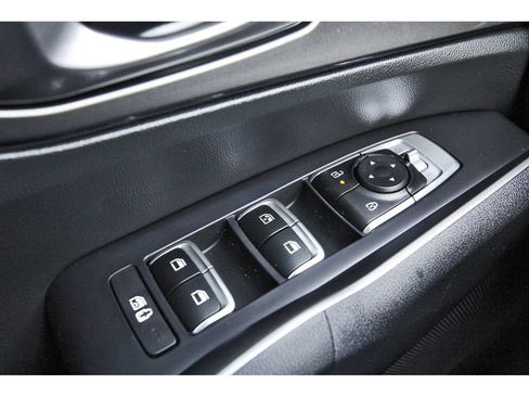 Certified 2025 Kia Sorento S w/ Panoramic Sunroof Package FWD image 22