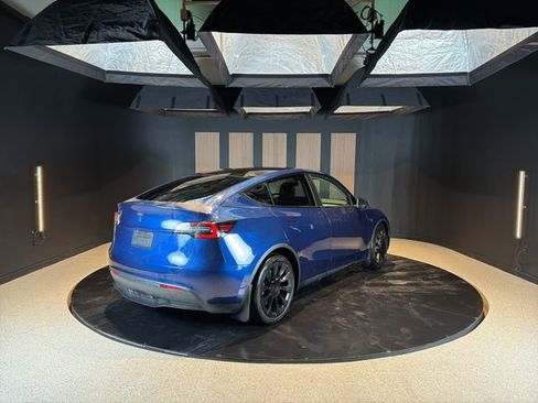 Used 2021 Tesla Model Y 2WD image 5