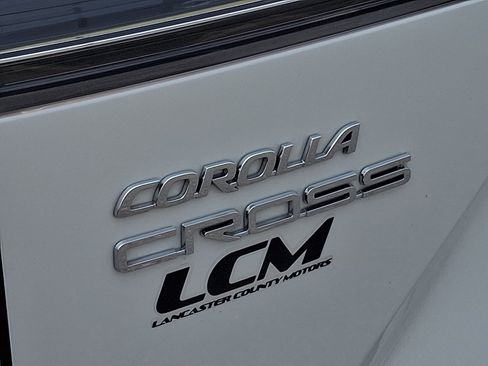 Used 2024 Toyota Corolla Cross XLE w/ Convenience Package AWD/4WD image 32