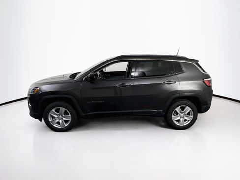 Used 2022 Jeep Compass Latitude AWD/4WD image 8
