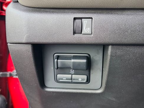 Used 2024 Chevrolet Colorado ZR2 w/ Technology Package AWD/4WD image 22