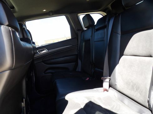 Used 2019 Jeep Grand Cherokee Altitude image 29