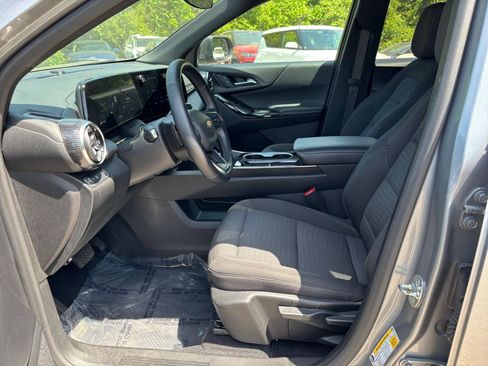 Used 2025 Chevrolet Equinox LT FWD image 23