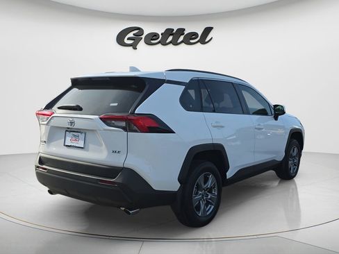 Used 2025 Toyota RAV4 XLE w/ Convenience Package FWD image 5