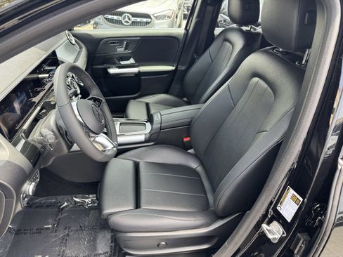 New 2025 Mercedes-Benz GLA 250 4MATIC image 2