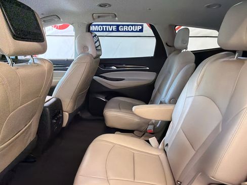 Used 2018 Buick Enclave Essence FWD image 16
