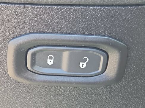 Used 2023 Jeep Wrangler Sport AWD/4WD image 27