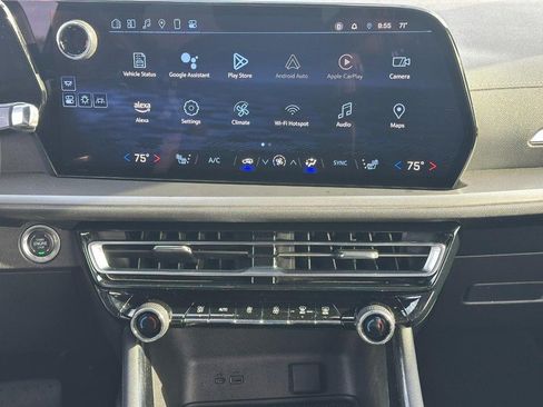 Used 2024 Chevrolet Traverse LS image 14