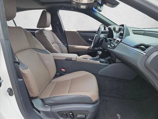Certified 2025 Lexus ES 350 FWD image 22
