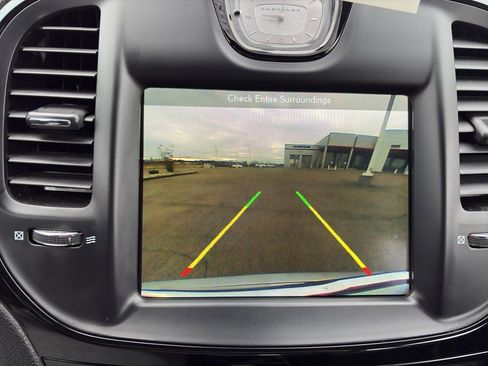 Used 2018 Chrysler 300 S w/ 300S Premium Group image 17