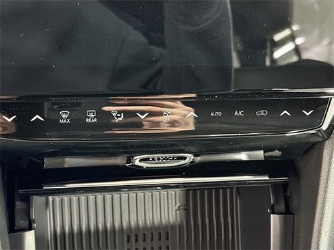 New 2026 Jeep Grand Cherokee Laredo image 11