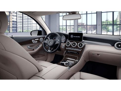 Used 2017 Mercedes-Benz GLC 300 image 6