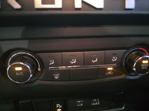 Used 2025 Nissan Frontier SV RWD image 15