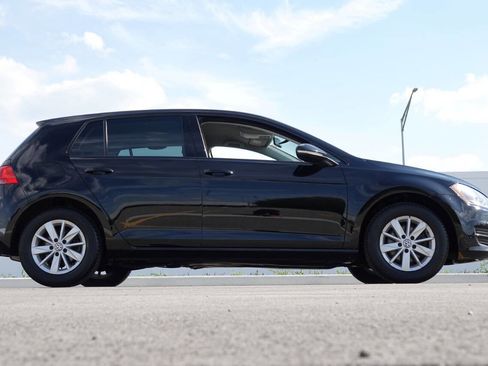 Used 2016 Volkswagen Golf S FWD image 37