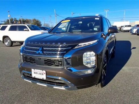 Used 2022 Mitsubishi Outlander SEL image 3