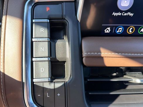 Used 2021 Chevrolet Tahoe High Country image 13