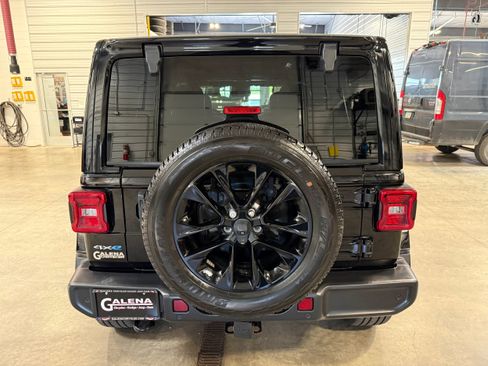 Used 2021 Jeep Wrangler Unlimited Sahara w/ Cold Weather Group AWD/4WD image 23