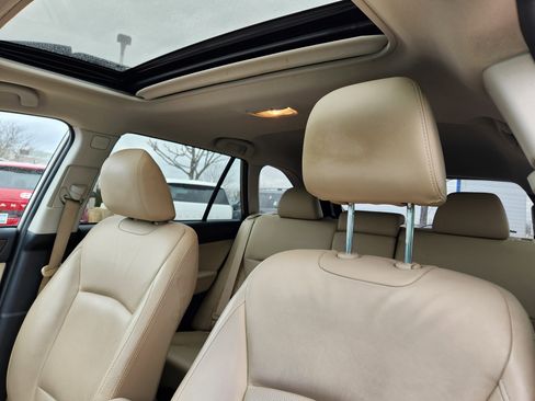 Used 2017 Subaru Outback 2.5i Limited image 13