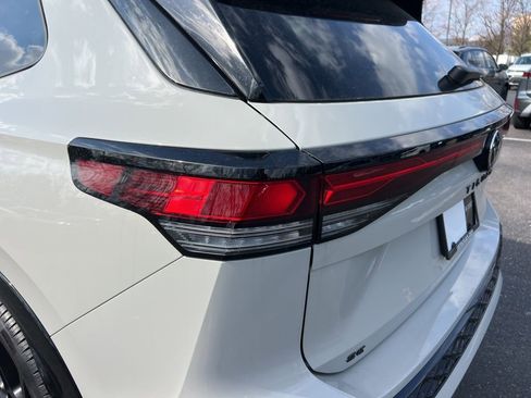 New 2026 Volkswagen Tiguan SE R-Line image 12