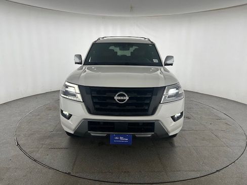 Used 2023 Nissan Armada Platinum w/ Captain's Chairs Package AWD/4WD image 2