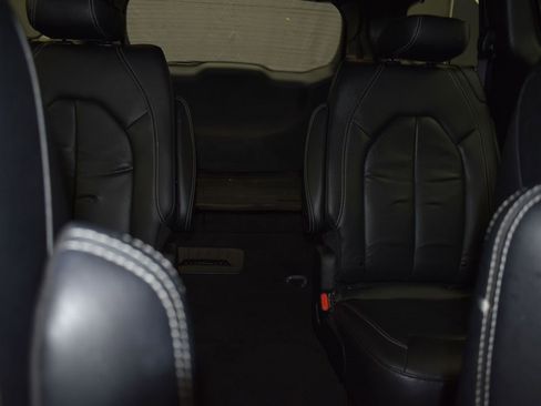 Used 2022 Chrysler Pacifica Touring-L w/ S Appearance Package image 28