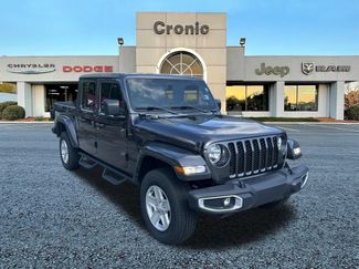Used 2022 Jeep Gladiator Sport AWD/4WD video 1