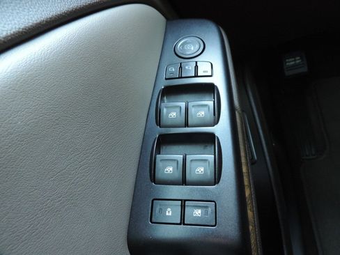 Used 2018 GMC Yukon Denali w/ Open Road Package RWD image 29