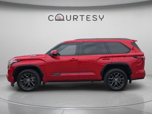 Certified 2023 Toyota Sequoia Platinum AWD/4WD image 2