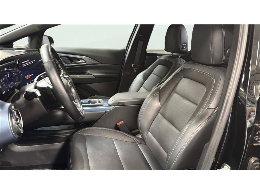 Used 2024 Chevrolet Equinox EV LT FWD image 17