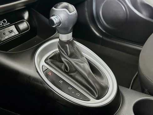 Used 2015 Kia Soul image 24