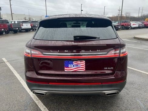 Used 2022 Lincoln Nautilus FWD w/ Premium Package image 4