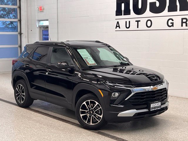 Certified 2025 Chevrolet TrailBlazer LT AWD/4WD image 1