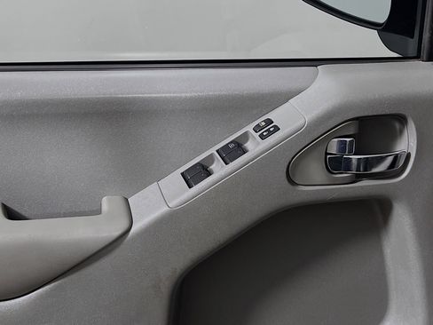 Used 2019 Nissan Frontier SV RWD image 16