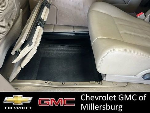 Used 2015 Chrysler Town & Country Touring-L w/ Driver Convenience Group image 29