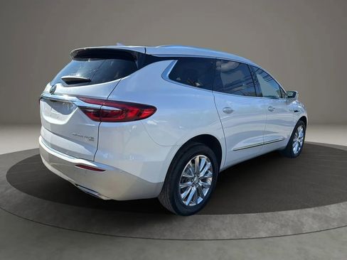 Used 2019 Buick Enclave Essence AWD/4WD image 5