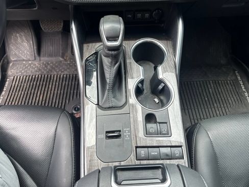 Used 2020 Toyota Highlander Limited FWD image 15