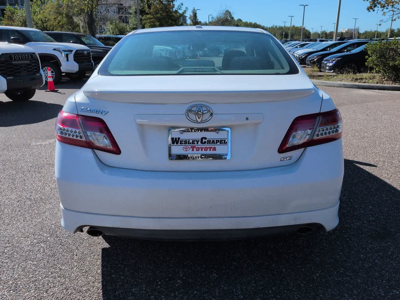 Used 2011 Toyota Camry SE w/ SE Extra-Value Pkg #1 FWD image 5