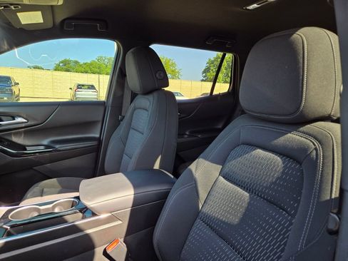 Used 2025 Chevrolet Equinox LT w/ Safety and Technology Package FWD image 6