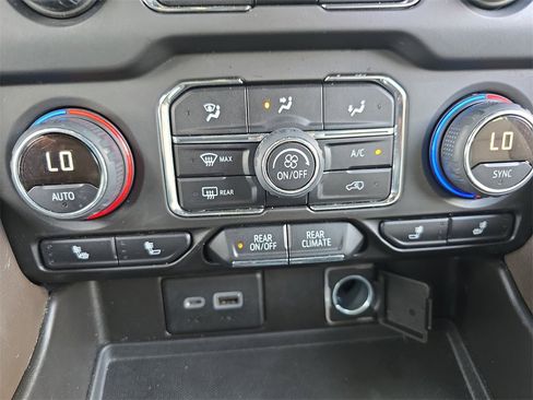 Used 2021 Chevrolet Tahoe LT image 28