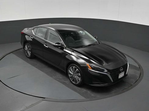 Used 2023 Nissan Altima 2.5 SL AWD/4WD image 10