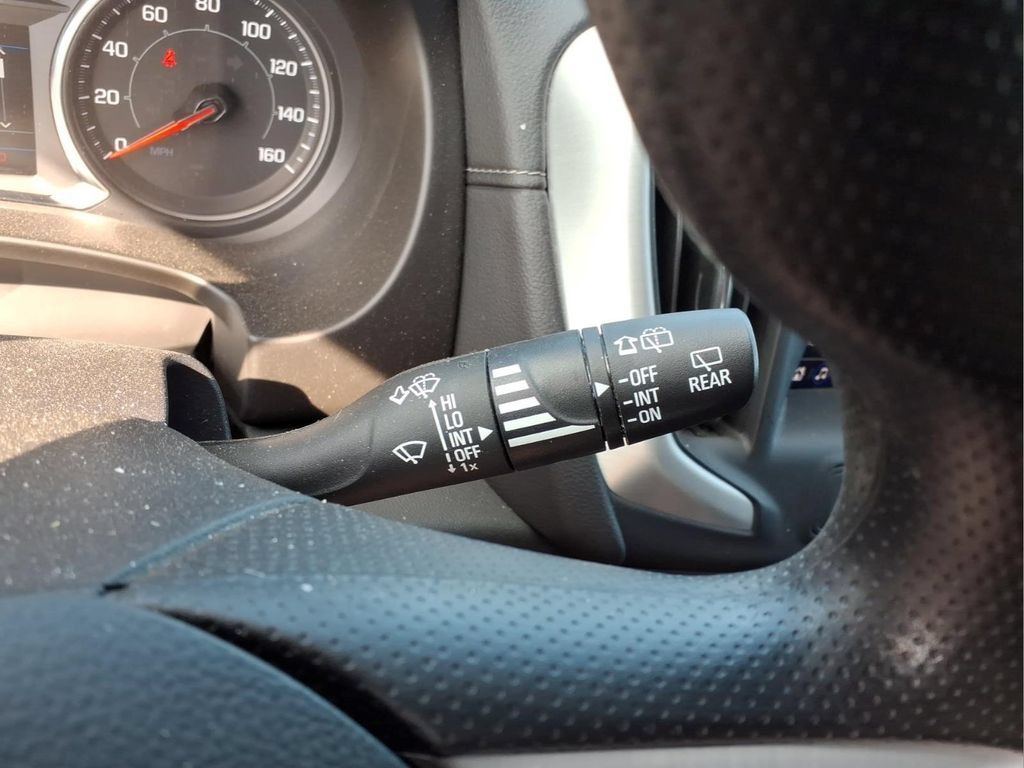 Used 2024 GMC Terrain SLE w/ Driver Convenience Package FWD image 22